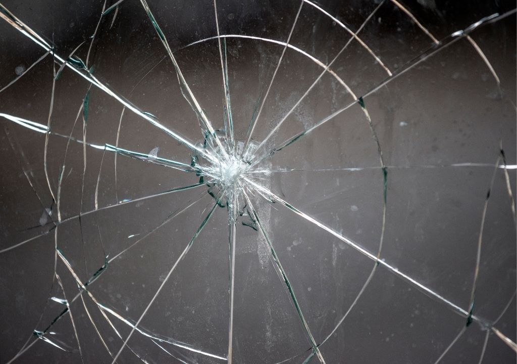 Armass Glass Kurşun Geçirmez Camlarda Yanıltıcı Bilgiler: Gerçekler ve Mitler