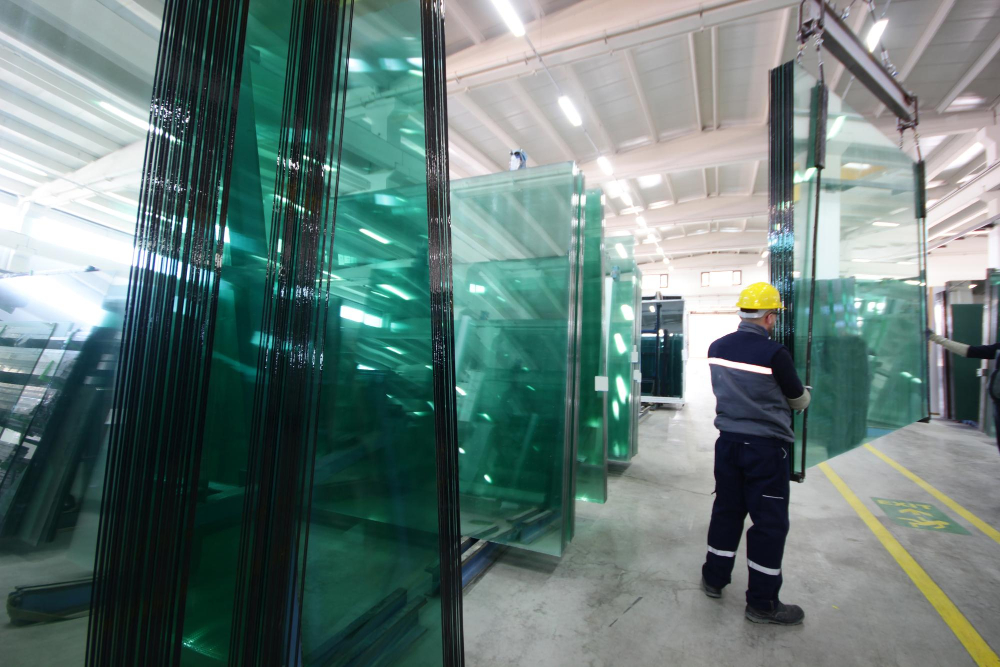 Armass Glass Endüstriyel Güvenlikte Yeni Trend: Patlamaya Dayanıklı Cam Teknolojileri